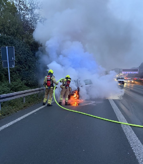 PKW-Brand auf der BAB 3 ratingen04