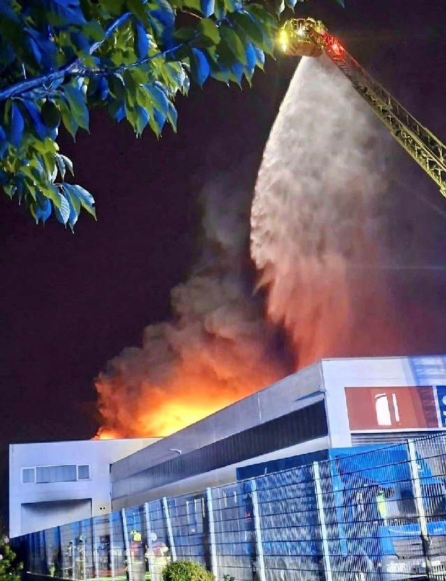 Brand in Lagerhalle in Ratingen-West ratingen06